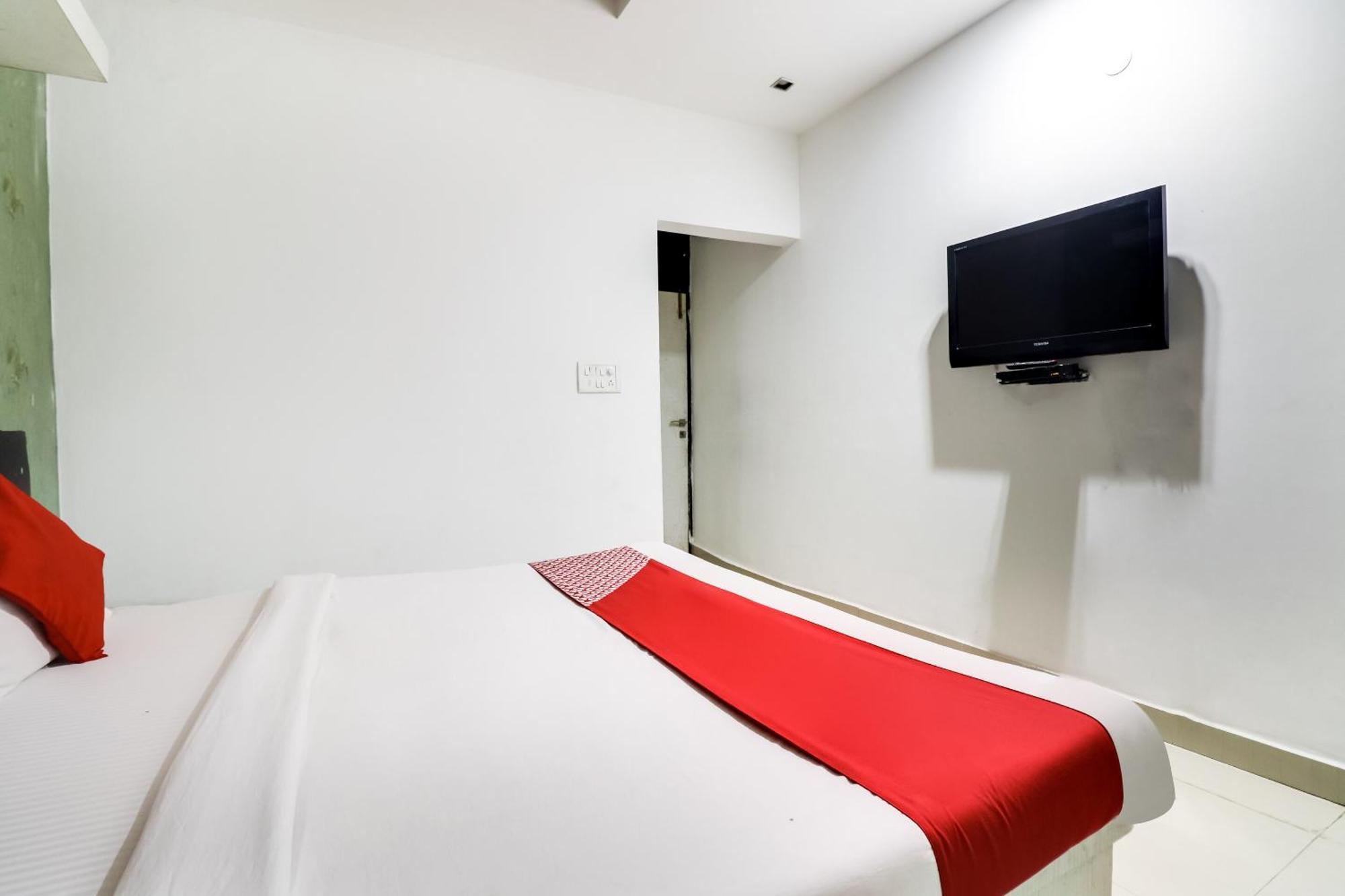 Oyo Flagship Just-9 Inn Near Sahara Ganj Mall ลัคเนา ภายนอก รูปภาพ