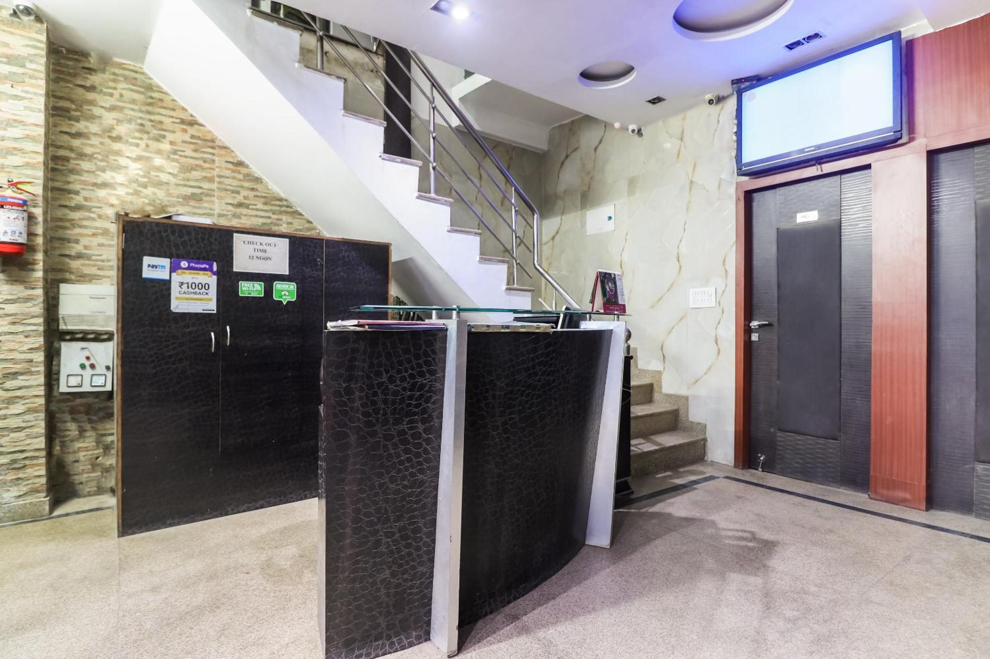 Oyo Flagship Just-9 Inn Near Sahara Ganj Mall ลัคเนา ภายนอก รูปภาพ